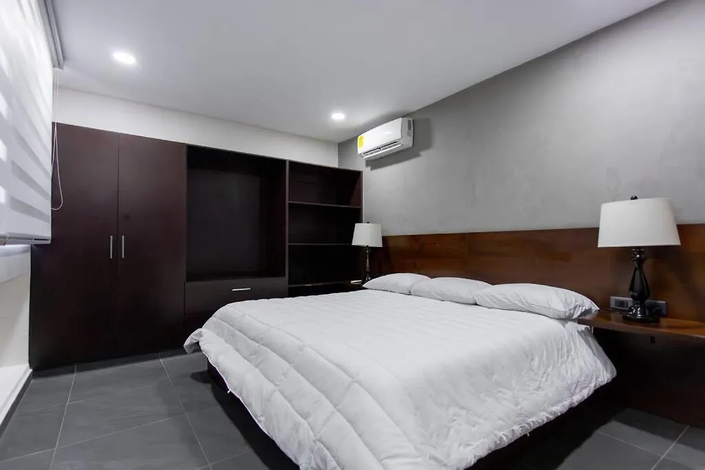 Departamento De 2 Habitaciones Directo En La Quinta Av Playa del Carmen 0*,  México